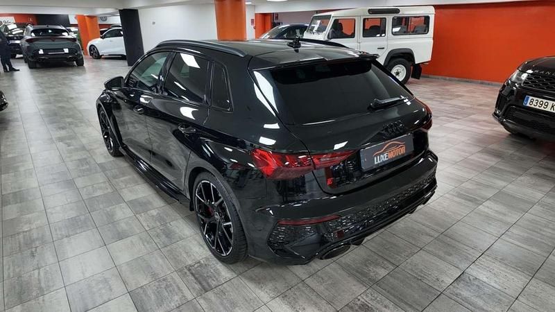 Usado Audi RS3 Sportback 400 CV (294 kW) 2022 Negro Utilitario