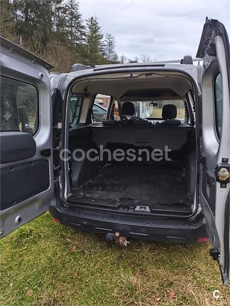 Usado Dacia Dokker 90 CV (66 kW) 2015 Gris / plata Monovolumen