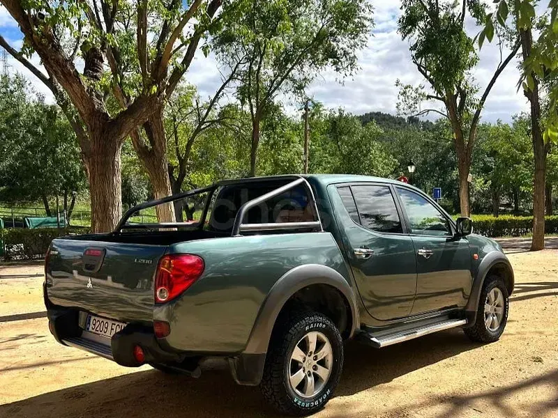 Usado Mitsubishi L200 Intense+ 136 CV (100 kW) 2006 Gris / plata Pickup/Camioneta