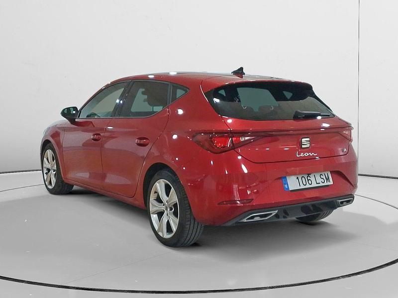 Usado Seat Leon FR 150 CV (110 kW) 2021 Rojo Berlina
