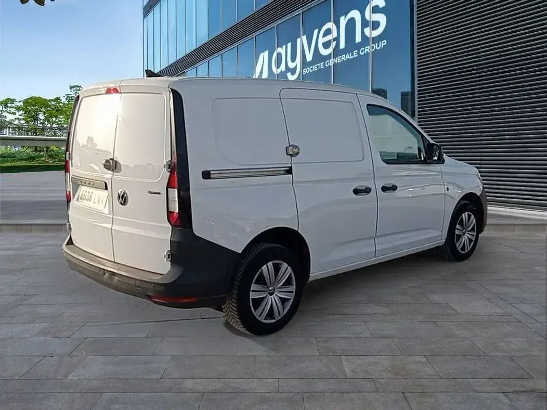Usado VW Caddy 122 CV (89 kW) 2022 Blanco Monovolumen