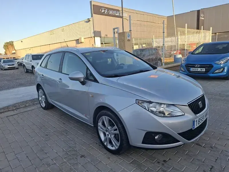 Usado Seat Ibiza ST I-Tech 105 CV (77 kW) 2013 Gris / plata Familiar