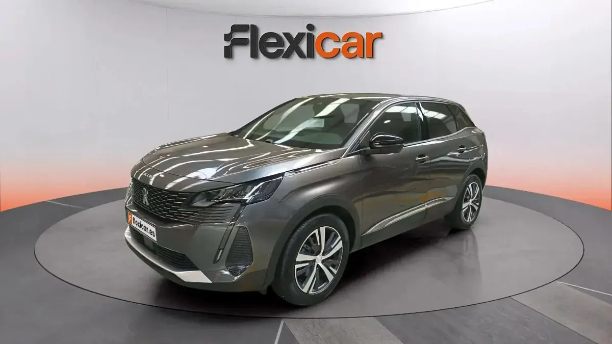 Usado Peugeot 3008 Allure 131 CV (96 kW) 2023 Gris SUV