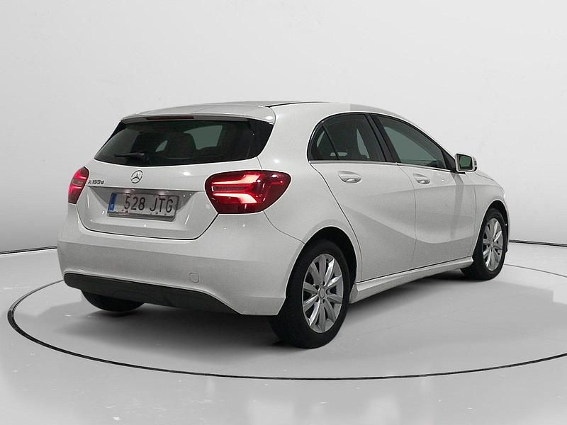 Usado Mercedes A180 Style 116 CV (85 kW) 2016 Blanco Utilitario