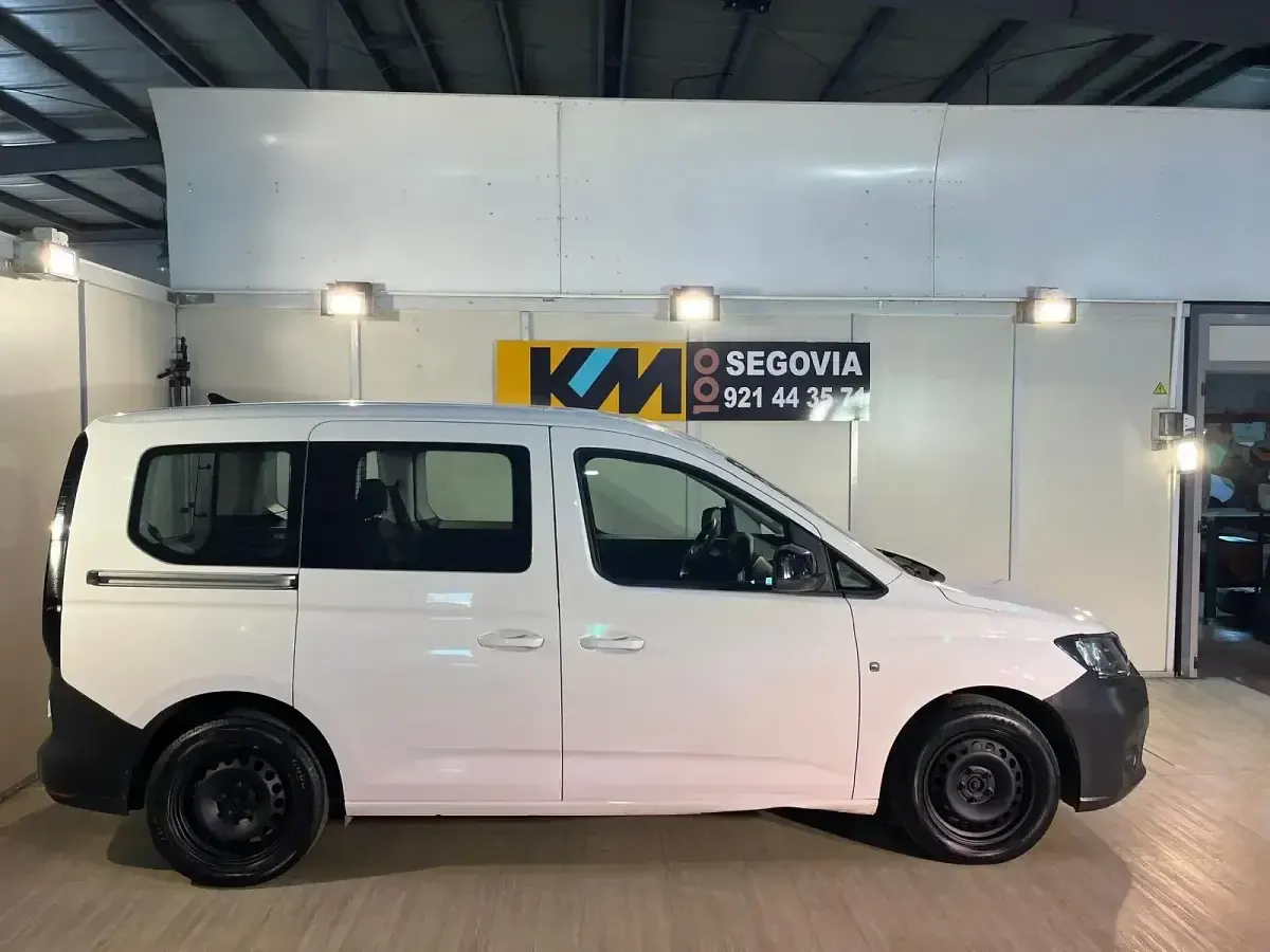 Usado VW Caddy 122 CV (89 kW) 2021 Blanco Monovolumen