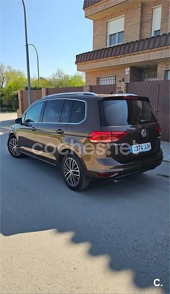 Usado VW Touran Sportline 150 CV (110 kW) 2015 Marrón Monovolumen