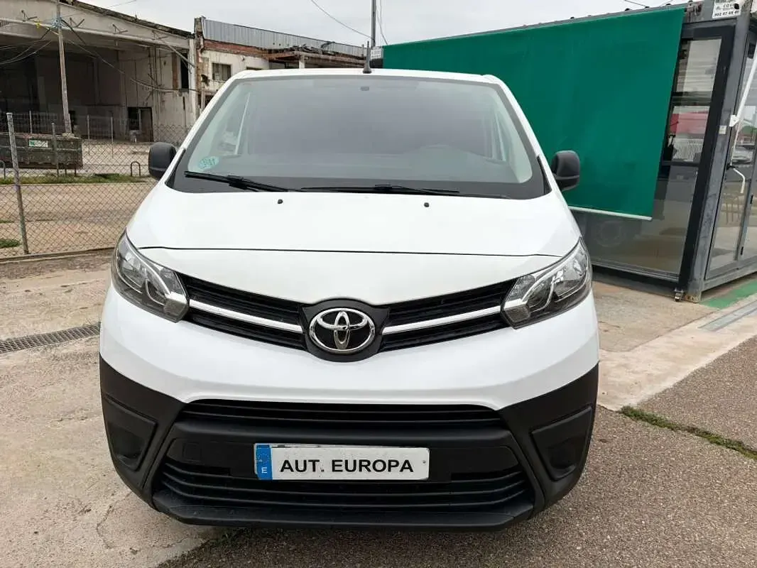Usado Toyota Proace Comfort 122 CV (89 kW) 2020 Blanco Monovolumen