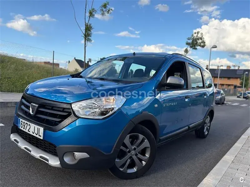 Usado Dacia Lodgy Stepway 107 CV (78 kW) 2015 Azul Monovolumen