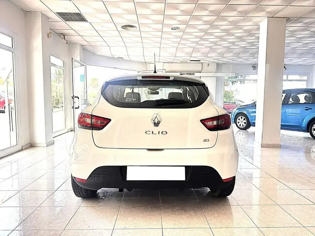 Usado Renault Clio Business 75 CV (55 kW) 2014 Blanco Utilitario