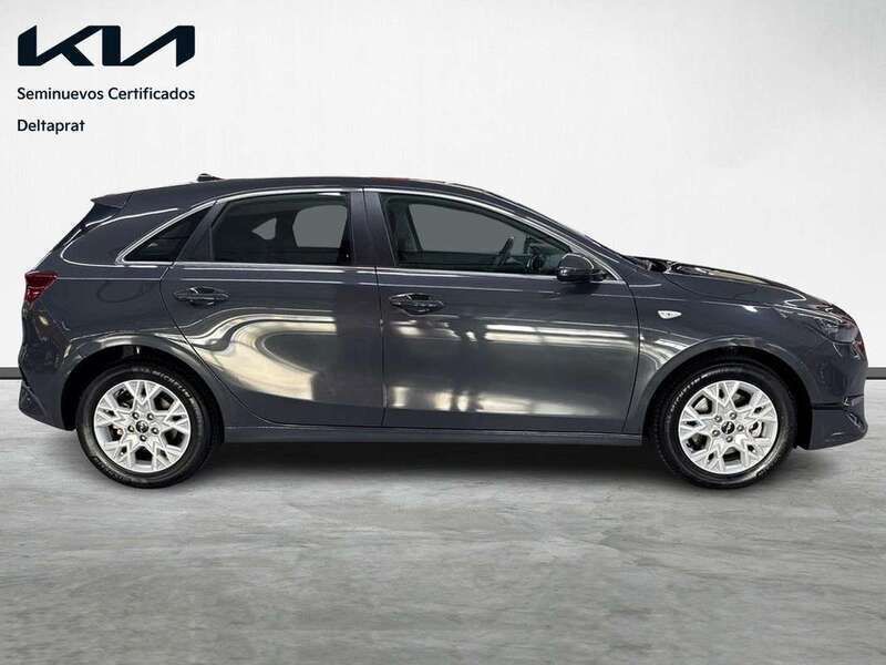 Usado Kia Ceed 101 CV (74 kW) 2023 Negro Utilitario