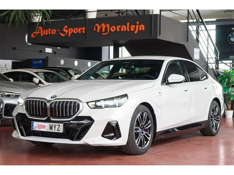 Blanco Usado 2025 BMW 530e Sport Line Berlina | 55.900 € (Super precio) - Imagen 1/4