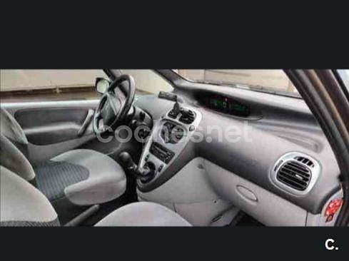 Usado Citroën Xsara Picasso Exclusive 92 CV (67 kW) 2009 Beige Monovolumen