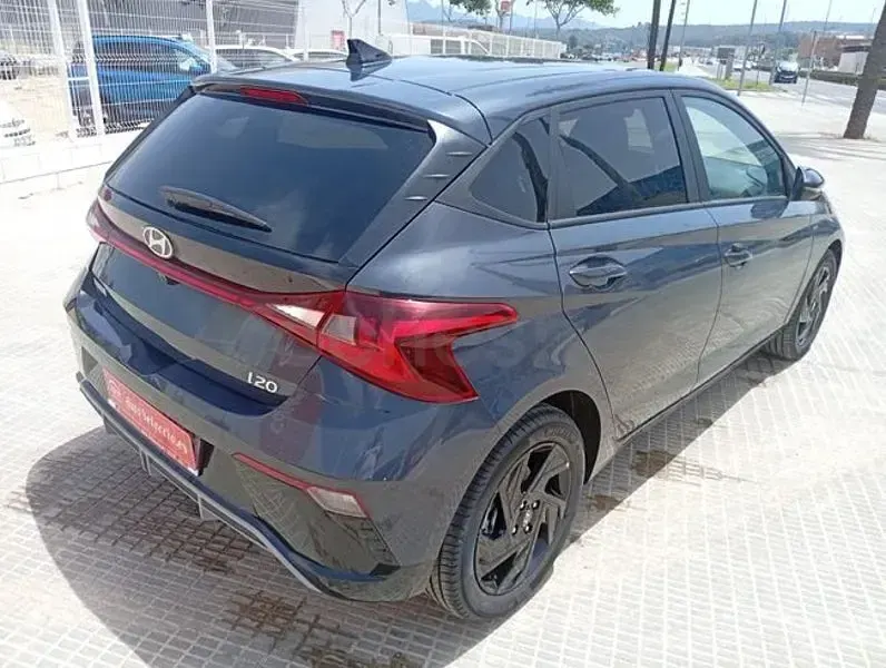 Nuevo Hyundai i20 Blackline 90 CV (66 kW) 2026 Negro Utilitario