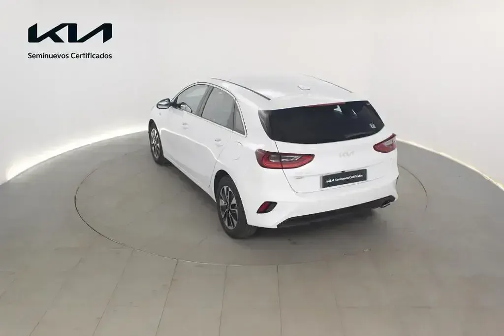 Usado Kia Ceed 100 CV (73 kW) 2025 Blanco Utilitario