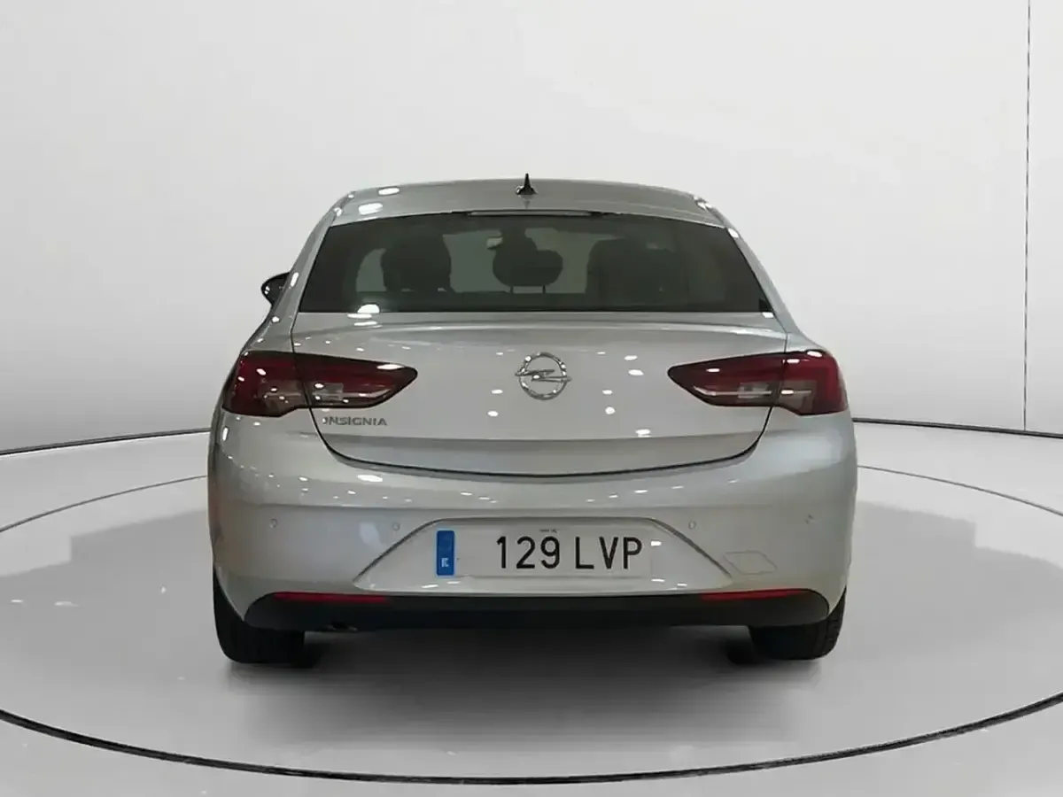 Usado Opel Insignia Business Edition 122 CV (89 kW) 2021 Gris Berlina