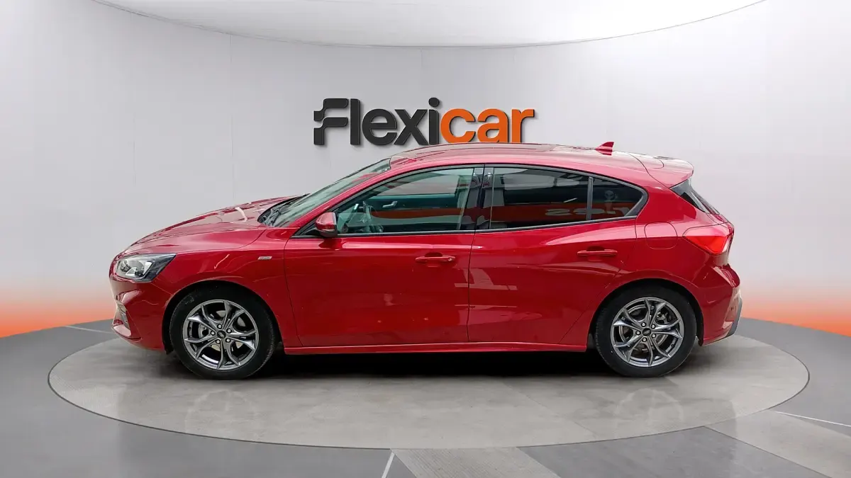 Usado Ford Focus ST-Line 125 CV (91 kW) 2019 Rojo Berlina
