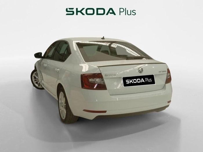 Blanco Usado 2020 Skoda Octavia Ambition | 18.900 € (Precio justo) - Imagen 1/4