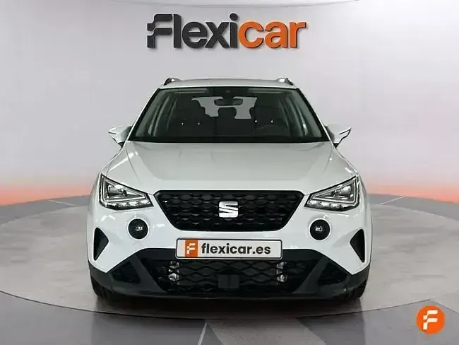 Usado Seat Arona Style 110 CV (80 kW) 2024 Blanco SUV