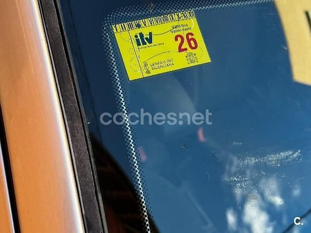 Beige Usado 2002 Ford Mondeo Ghia Berlina | 1800 € (Precio justo) - Imagen 1/4