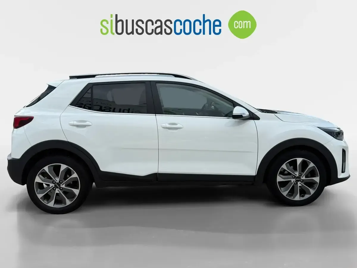 Usado Kia Stonic 101 CV (74 kW) 2023 Blanco SUV