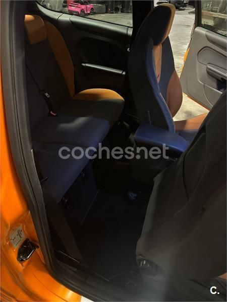 Naranja Usado 2006 Ford Focus ST Berlina | 10.000 € (Un poco caro) - Imagen 1/4