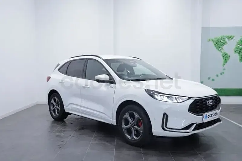 Usado Ford Kuga ST-Line X 225 CV (165 kW) 2024 Blanco SUV
