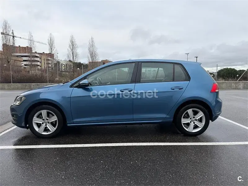 Usado VW Golf VII Advance 122 CV (89 kW) 2016 Azul Berlina