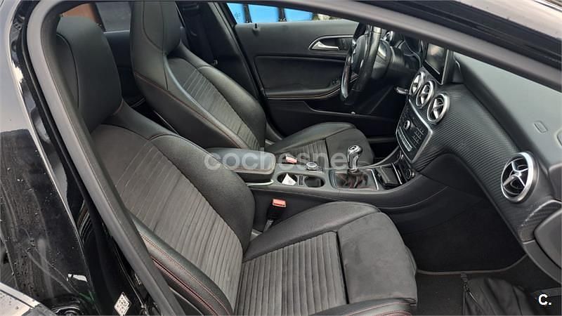 Negro Usado 2016 Mercedes A200 AMG line Berlina | 16.300 € (Precio justo) - Imagen 1/4