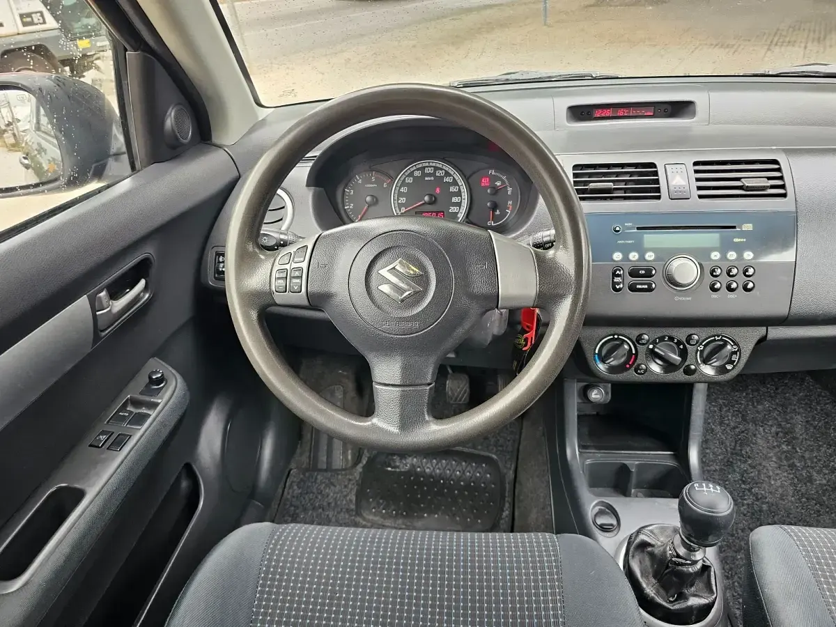 Usado Suzuki Swift GL 69 CV (50 kW) 2006 Negro Utilitario