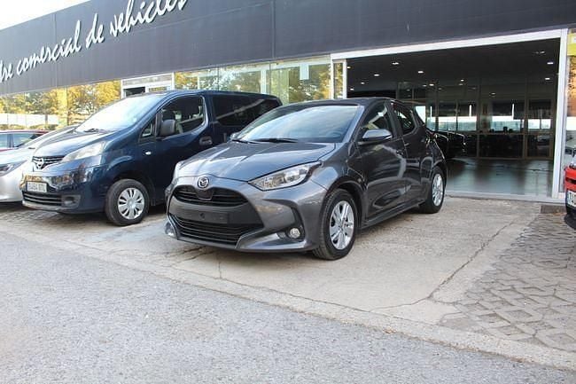Usado Mazda 2 Center-Line 116 CV (85 kW) 2024 Gris Berlina