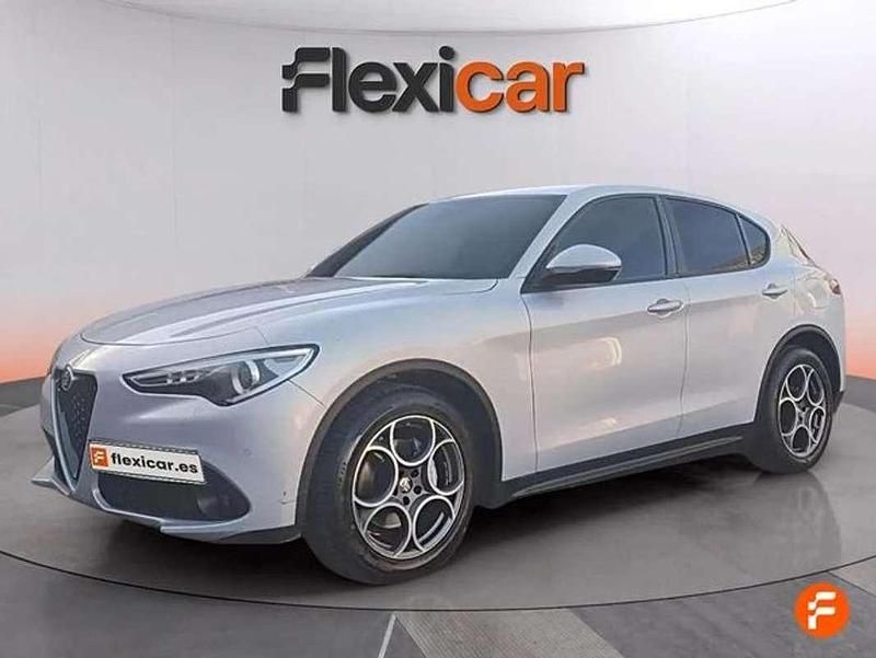 Usado Alfa Romeo Stelvio Sprint 160 CV (117 kW) 2022 Gris SUV