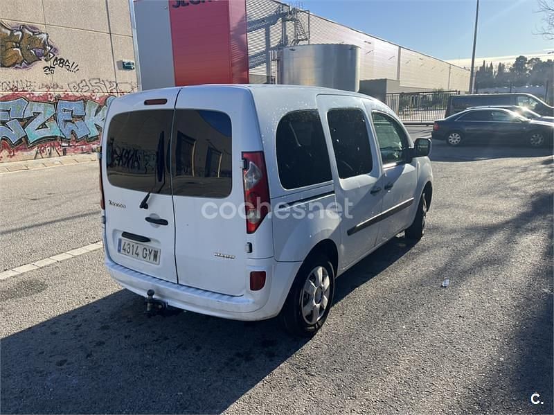Usado Renault Kangoo 85 CV (62 kW) 2010 Blanco Familiar