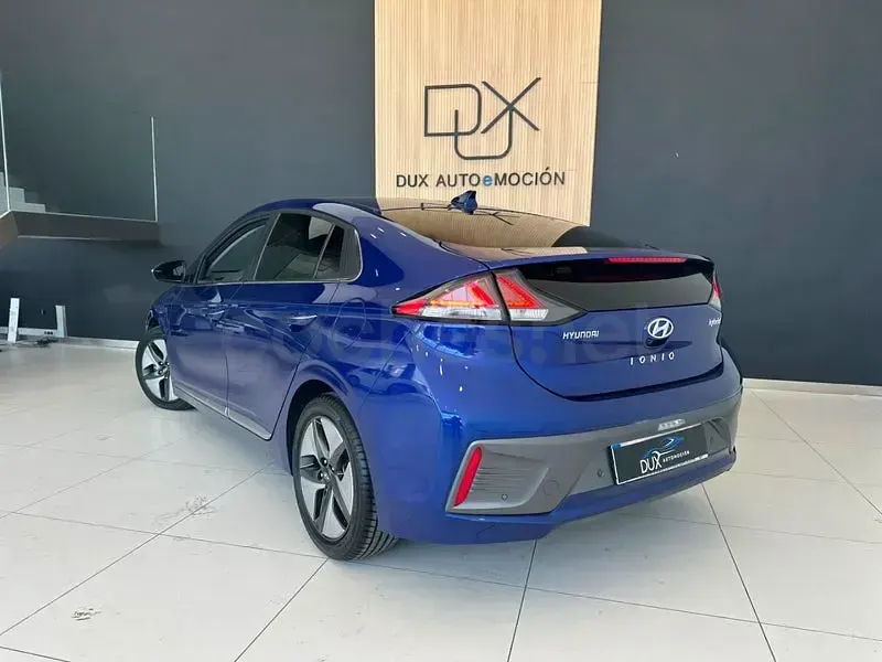 Usado Hyundai Ioniq 141 CV (103 kW) 2022 Azul Utilitario