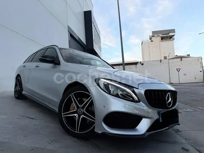 Usado Mercedes C200 150 CV (110 kW) 2018 Gris / plata Familiar