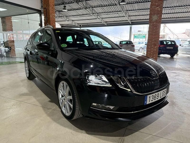Usado Skoda Octavia Style 150 HP (110 kW) 2020 Preto Carrinha
