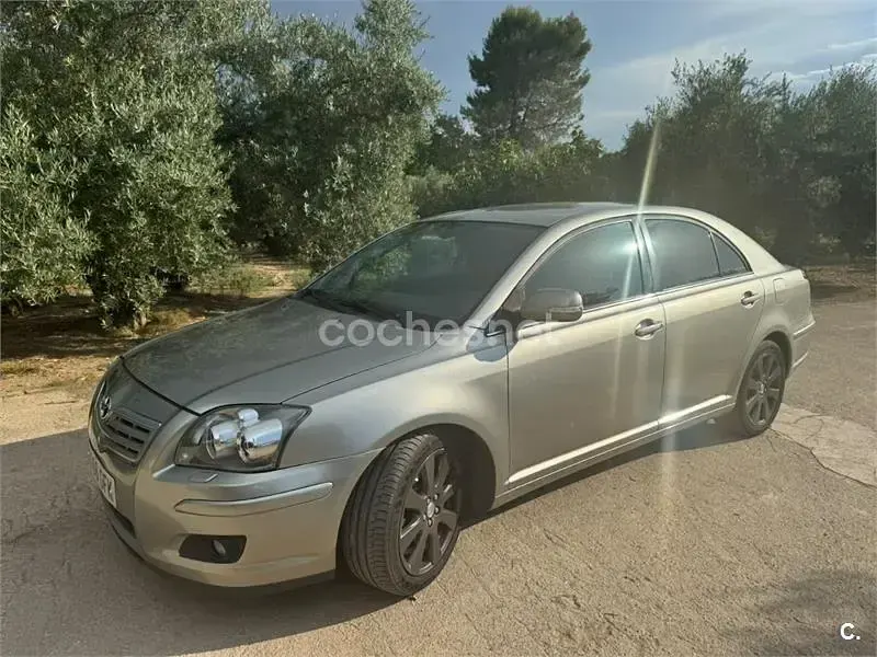 Usado Toyota Avensis Executive 126 CV (92 kW) 2008 Gris / plata Berlina
