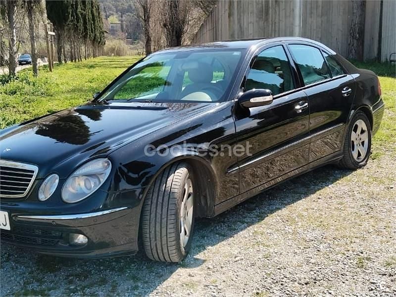 Usado Mercedes E280 Avantgarde 190 CV (139 kW) 2006 Negro Berlina