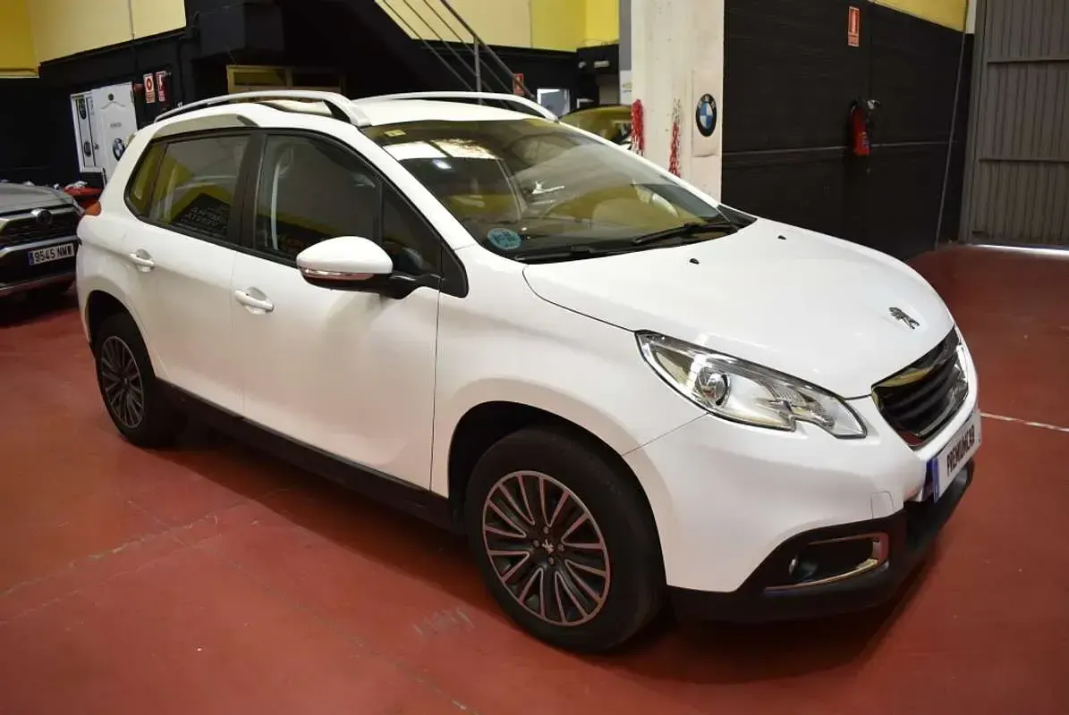 Usado Peugeot 2008 Active 99 CV (72 kW) 2015 Blanco SUV