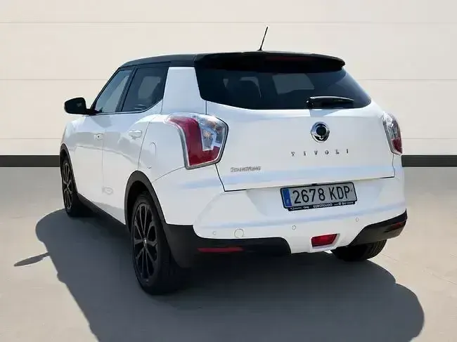 Usado SsangYong Tivoli Limited 128 CV (94 kW) 2017 Blanco SUV