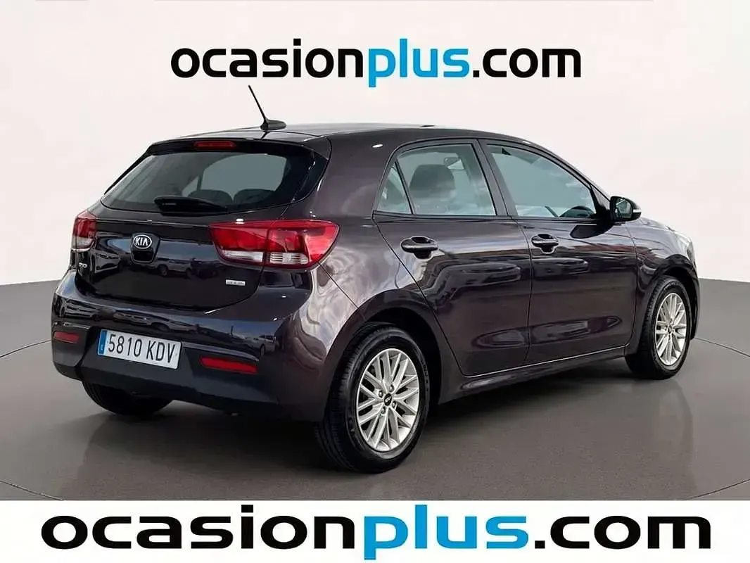 Usado Kia Rio 101 CV (74 kW) 2017 Marrón Utilitario