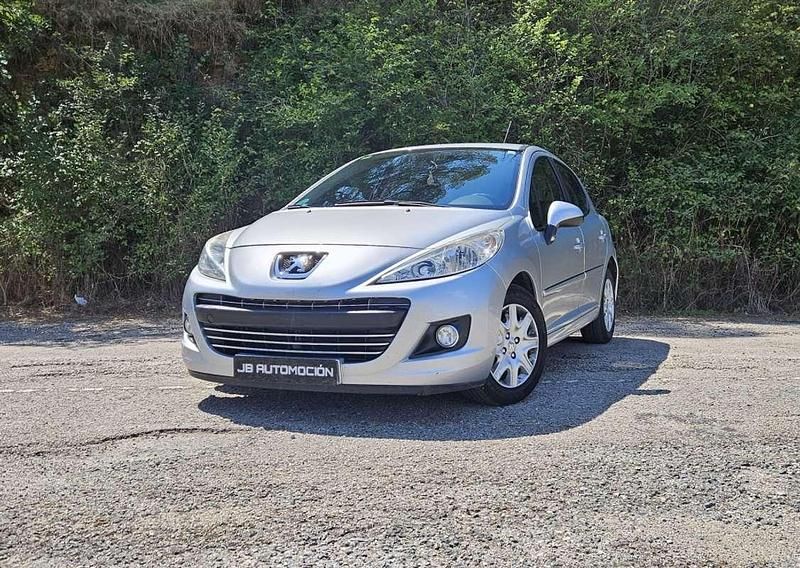 Gris Usado 2011 Peugeot 207 Utilitario | 3899 € (Precio justo) - Imagen 1/4
