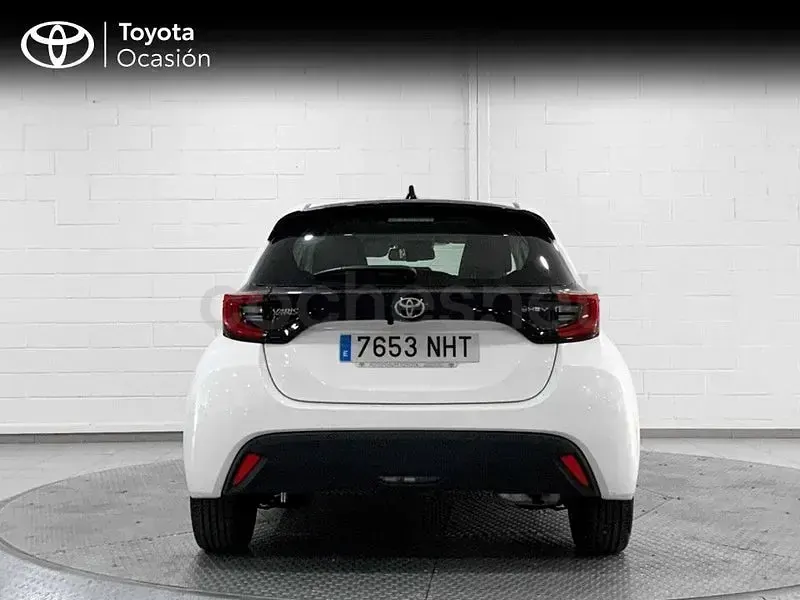 Usado Toyota Yaris Hybrid Active 116 CV (85 kW) 2025 Blanco Berlina