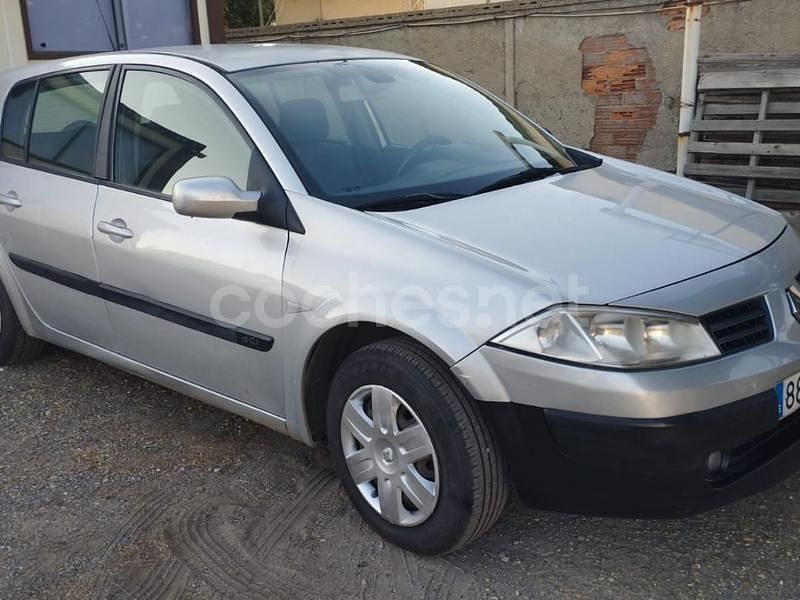 Usado Renault Mégane II Authentique 80 CV (58 kW) 2005 Gris / plata Berlina