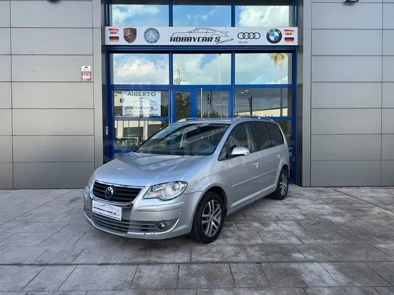 Usado VW Touran 140 CV (102 kW) 2008 Gris / plata Monovolumen