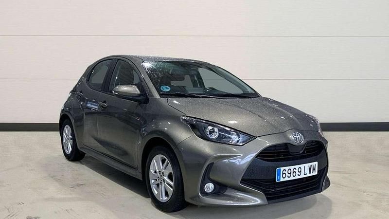 Usado Toyota Yaris Edition 126 CV (92 kW) 2022 Verde Utilitario