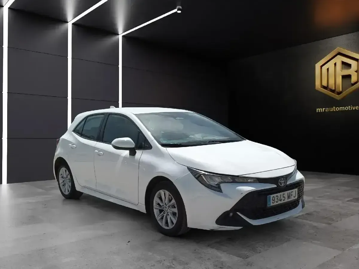 Usado Toyota Corolla Business Edition 122 CV (89 kW) 2023 Blanco