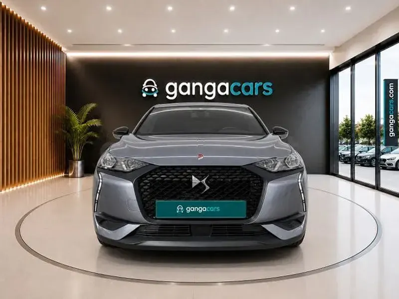 Usado DS Automobiles DS3 Crossback Performance 130 CV (95 kW) 2022 Gris / plata SUV