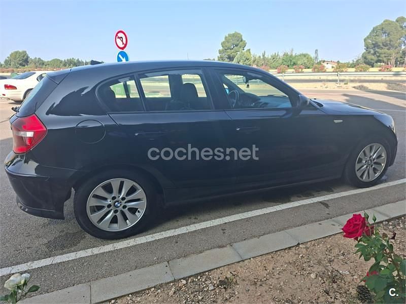 Negro Usado 2008 BMW 120 Utilitario | 3490 € (Precio justo) - Imagen 1/4