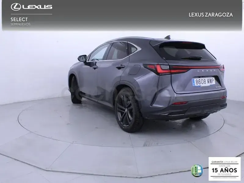Usado Lexus NX350h Executive Line 242 CV (177 kW) 2024 Gris / plata SUV