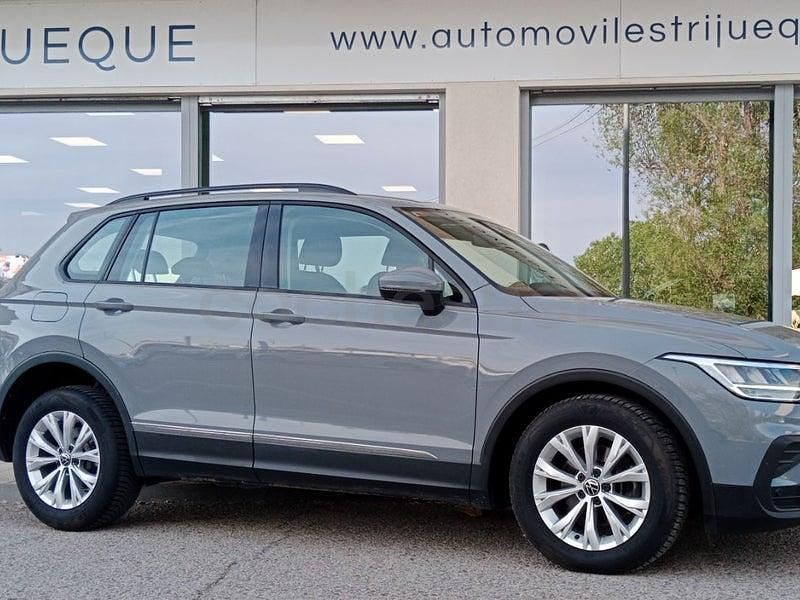Usado VW Tiguan 122 CV (89 kW) 2021 Gris / plata SUV